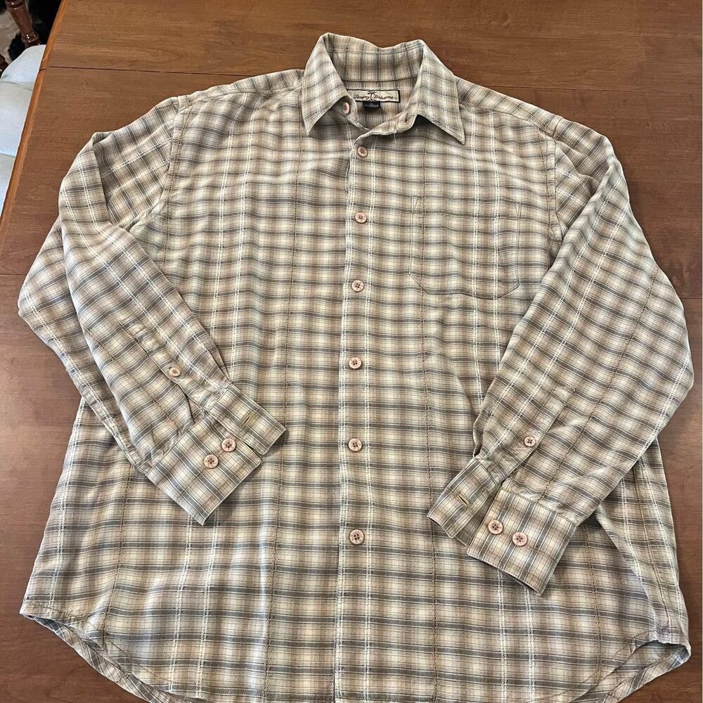 Tommy Bahama mens button up plaid size medium